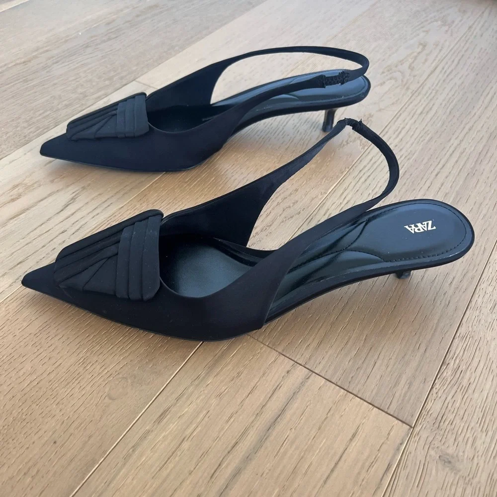 Zara Black Pointed Slingback Heels with Pleated Detail - Picture 3 of 6